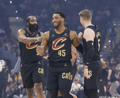 体育新闻-2-0到2-2！骑士晋级希望大减，哈登近五年天王山仅10.8分